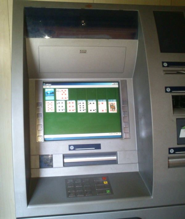 Keď vás bankovat vyzve zahrať si o peniaze